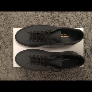 Common projects Men’s size 42 matte grey